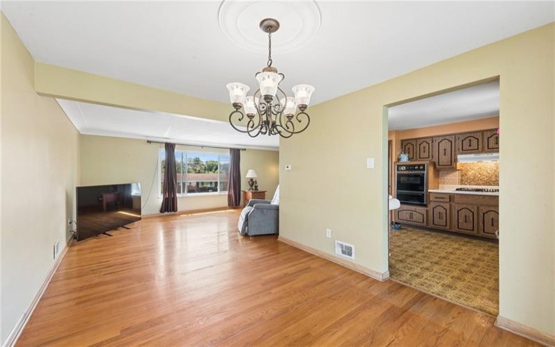 154 Manchester Drive, Irwin, 15642, 3 Bedrooms Bedrooms, 9 Rooms Rooms,2 BathroomsBathrooms,Residential,For Sale,Manchester Drive,1749584