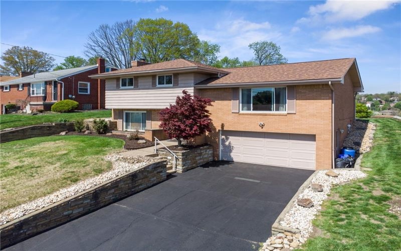 154 Manchester Drive, Irwin, 15642, 3 Bedrooms Bedrooms, 9 Rooms Rooms,2 BathroomsBathrooms,Residential,For Sale,Manchester Drive,1749584