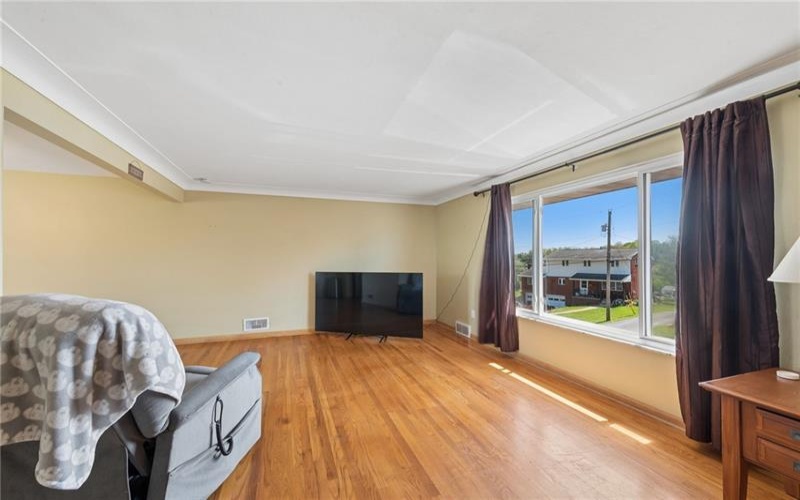 154 Manchester Drive, Irwin, 15642, 3 Bedrooms Bedrooms, 9 Rooms Rooms,2 BathroomsBathrooms,Residential,For Sale,Manchester Drive,1749584