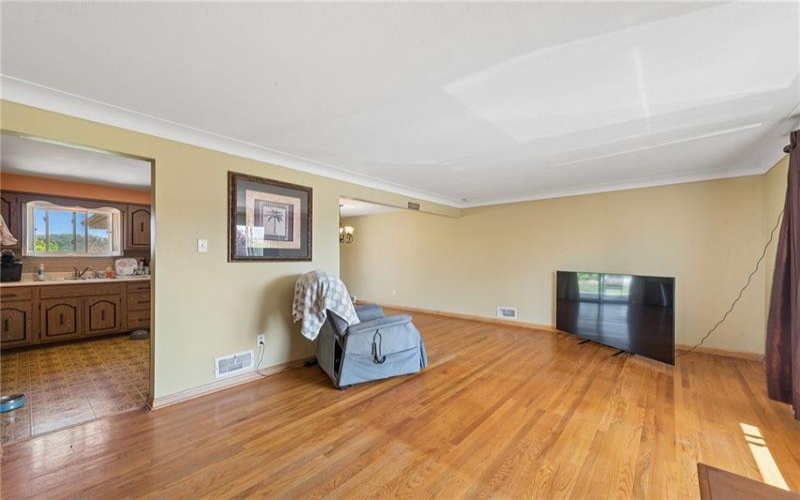 154 Manchester Drive, Irwin, 15642, 3 Bedrooms Bedrooms, 9 Rooms Rooms,2 BathroomsBathrooms,Residential,For Sale,Manchester Drive,1749584