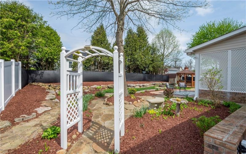 117 Clare Dr, Perryopolis, 15473, 4 Bedrooms Bedrooms, 10 Rooms Rooms,3.1 BathroomsBathrooms,Residential,For Sale,Clare Dr,1749633