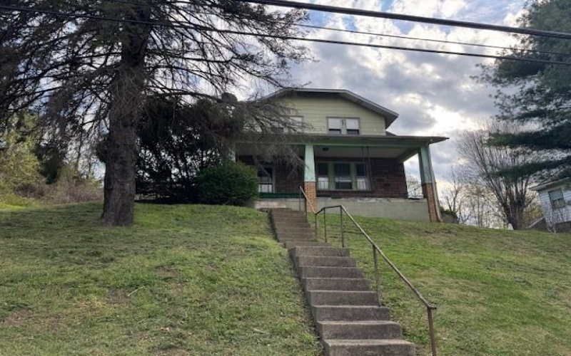 84 Union St, Brownsville, 15417, 4 Bedrooms Bedrooms, 8 Rooms Rooms,2 BathroomsBathrooms,Residential,For Sale,Union St,1749634