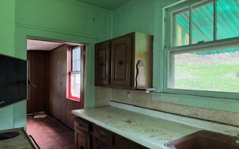 84 Union St, Brownsville, 15417, 4 Bedrooms Bedrooms, 8 Rooms Rooms,2 BathroomsBathrooms,Residential,For Sale,Union St,1749634