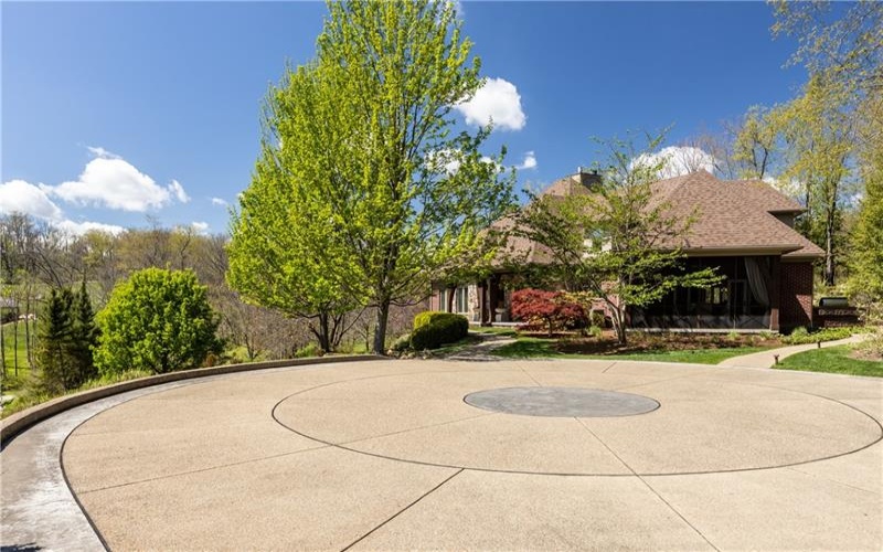 29 Virginia Lane, Canonsburg, 15317, 3 Bedrooms Bedrooms, 10 Rooms Rooms,3.2 BathroomsBathrooms,Residential,For Sale,Virginia Lane,1749697