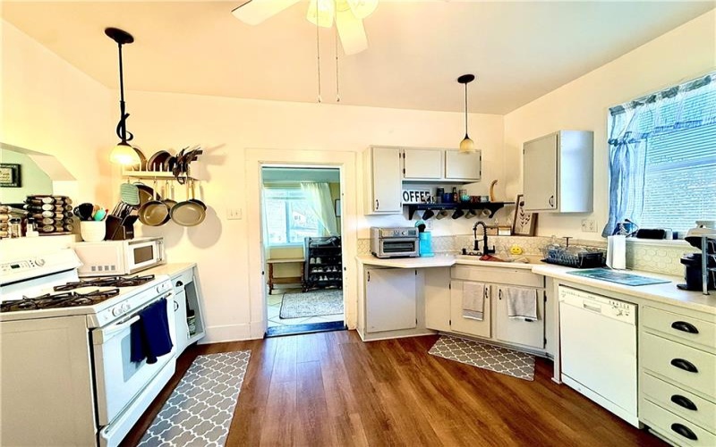 17 Johnson Rd, Houston, 15342, 3 Bedrooms Bedrooms, ,2 BathroomsBathrooms,Residential,For Sale,Johnson Rd,1747976
