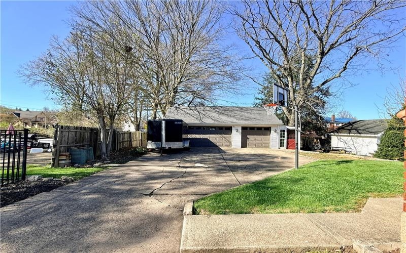 17 Johnson Rd, Houston, 15342, 3 Bedrooms Bedrooms, ,2 BathroomsBathrooms,Residential,For Sale,Johnson Rd,1747976