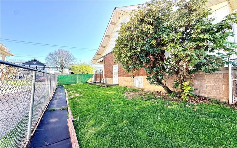 17 Johnson Rd, Houston, 15342, 3 Bedrooms Bedrooms, ,2 BathroomsBathrooms,Residential,For Sale,Johnson Rd,1747976