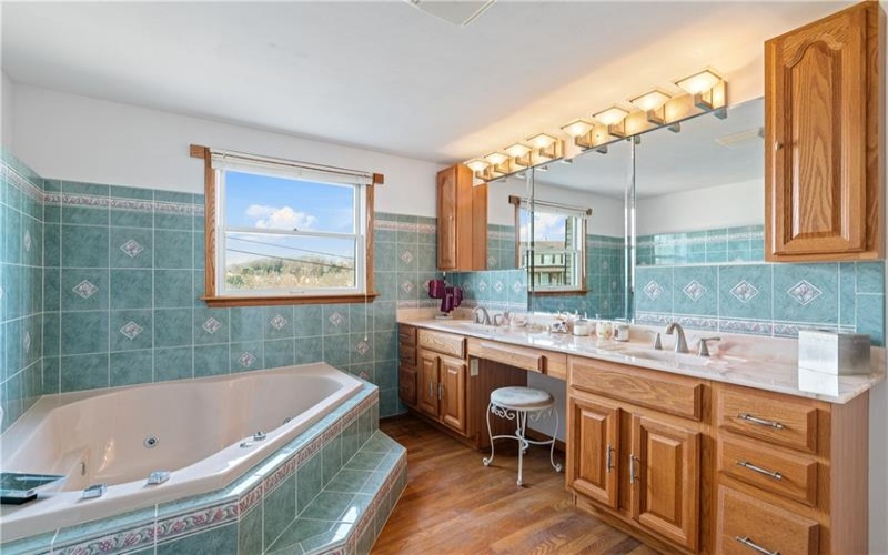 737 Courtview, Greensburgh, 15601, 3 Bedrooms Bedrooms, 9 Rooms Rooms,3 BathroomsBathrooms,Residential,For Sale,Courtview,1749729