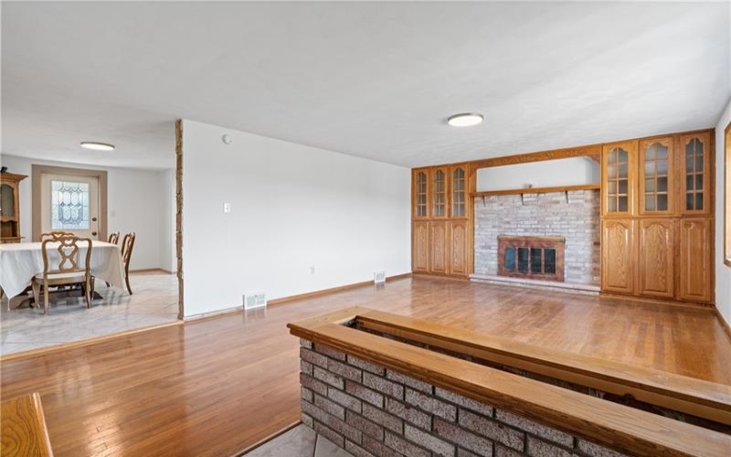 737 Courtview, Greensburgh, 15601, 3 Bedrooms Bedrooms, 9 Rooms Rooms,3 BathroomsBathrooms,Residential,For Sale,Courtview,1749729