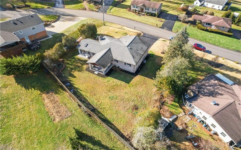 737 Courtview, Greensburgh, 15601, 3 Bedrooms Bedrooms, 9 Rooms Rooms,3 BathroomsBathrooms,Residential,For Sale,Courtview,1749729