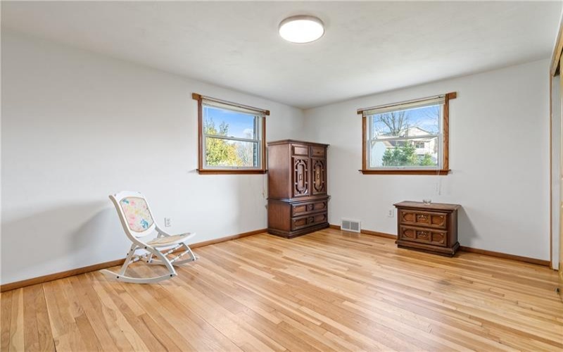 737 Courtview, Greensburgh, 15601, 3 Bedrooms Bedrooms, 9 Rooms Rooms,3 BathroomsBathrooms,Residential,For Sale,Courtview,1749729