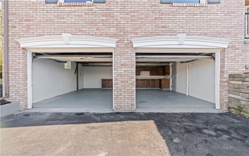 737 Courtview, Greensburgh, 15601, 3 Bedrooms Bedrooms, 9 Rooms Rooms,3 BathroomsBathrooms,Residential,For Sale,Courtview,1749729