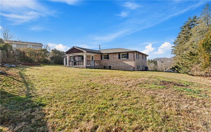 737 Courtview, Greensburgh, 15601, 3 Bedrooms Bedrooms, 9 Rooms Rooms,3 BathroomsBathrooms,Residential,For Sale,Courtview,1749729