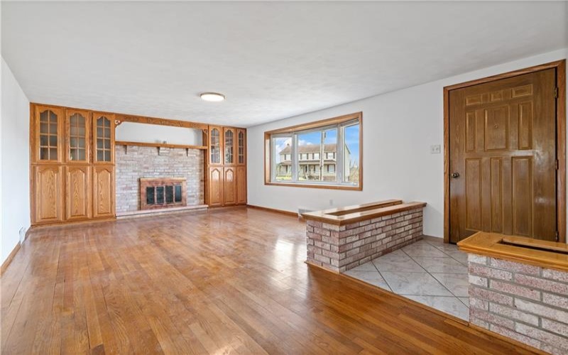 737 Courtview, Greensburgh, 15601, 3 Bedrooms Bedrooms, 9 Rooms Rooms,3 BathroomsBathrooms,Residential,For Sale,Courtview,1749729