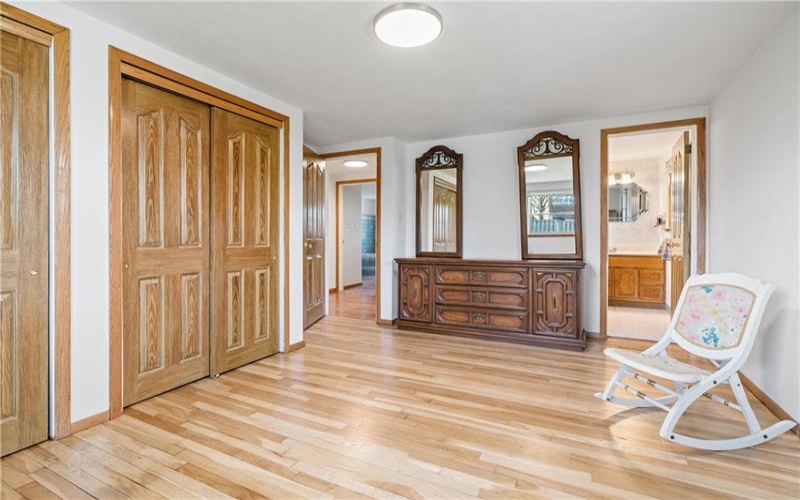 737 Courtview, Greensburgh, 15601, 3 Bedrooms Bedrooms, 9 Rooms Rooms,3 BathroomsBathrooms,Residential,For Sale,Courtview,1749729