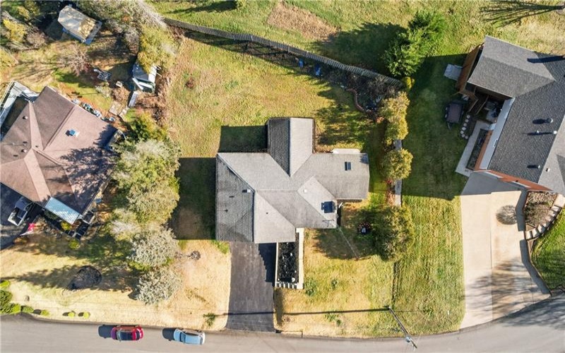737 Courtview, Greensburgh, 15601, 3 Bedrooms Bedrooms, 9 Rooms Rooms,3 BathroomsBathrooms,Residential,For Sale,Courtview,1749729