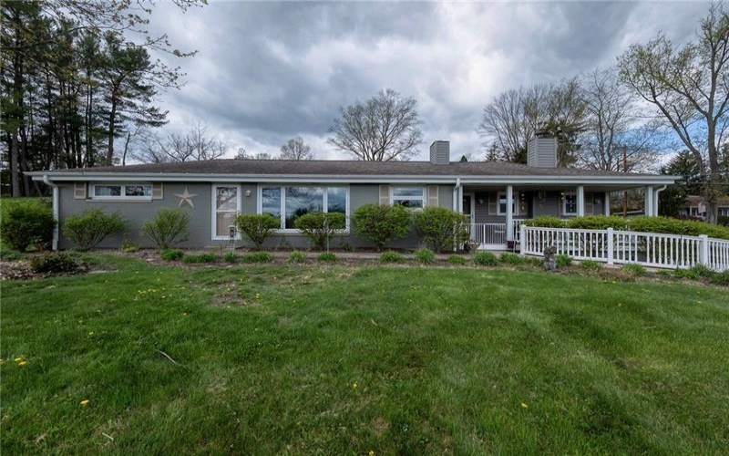 200 Stonebrook Dr, McMurray, 15317, 4 Bedrooms Bedrooms, 3 Rooms Rooms,2.1 BathroomsBathrooms,Residential,For Sale,Stonebrook Dr,1748096
