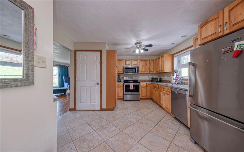 200 Stonebrook Dr, McMurray, 15317, 4 Bedrooms Bedrooms, 3 Rooms Rooms,2.1 BathroomsBathrooms,Residential,For Sale,Stonebrook Dr,1748096