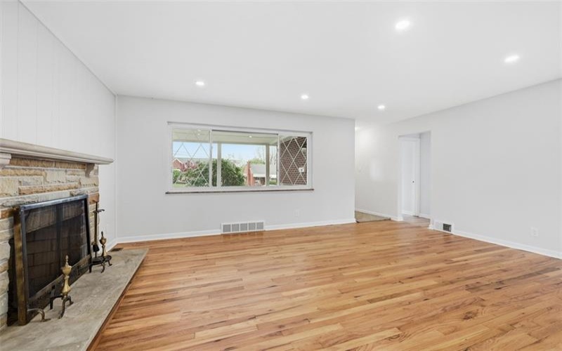 2745 Van Buren Dr, New Kensington, 15068, 3 Bedrooms Bedrooms, 7 Rooms Rooms,2 BathroomsBathrooms,Residential,For Sale,Van Buren Dr,1749831