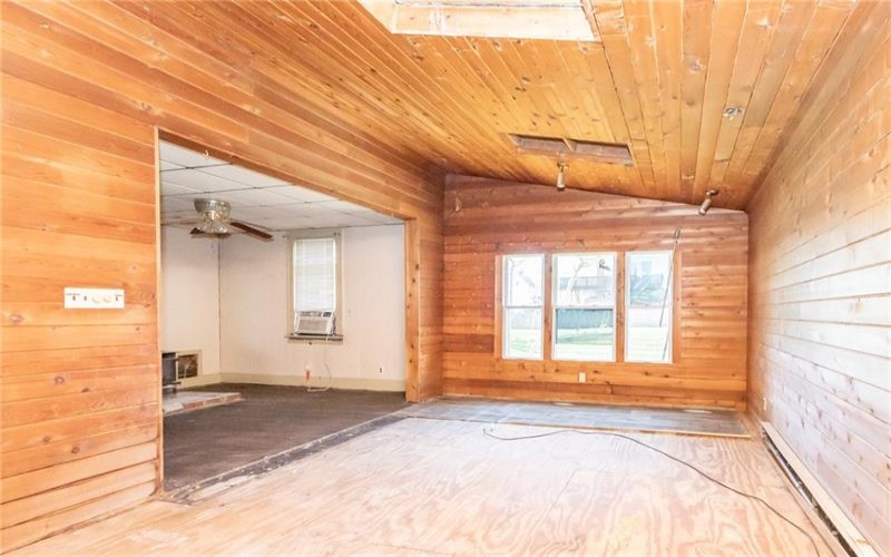 205 Water St, Masontown, 15461, 3 Bedrooms Bedrooms, ,1 BathroomBathrooms,Residential,For Sale,Water St,1748122