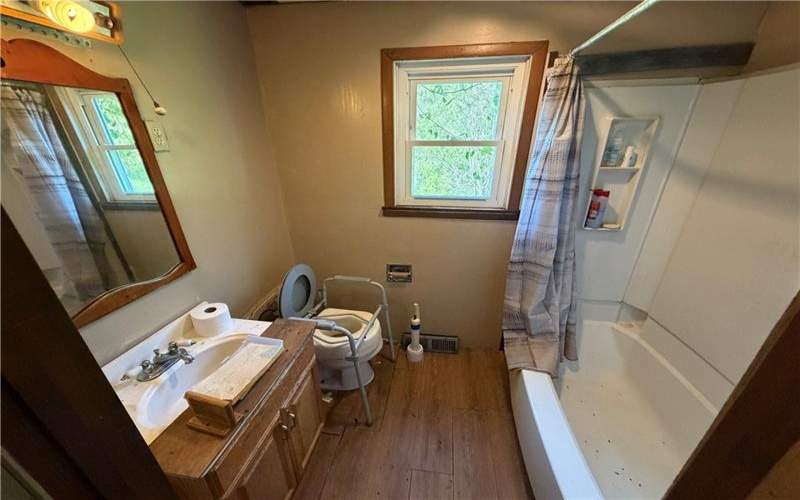 213 Gates Rd, Adah, 15410, 2 Bedrooms Bedrooms, ,1 BathroomBathrooms,Residential,For Sale,Gates Rd,1749842