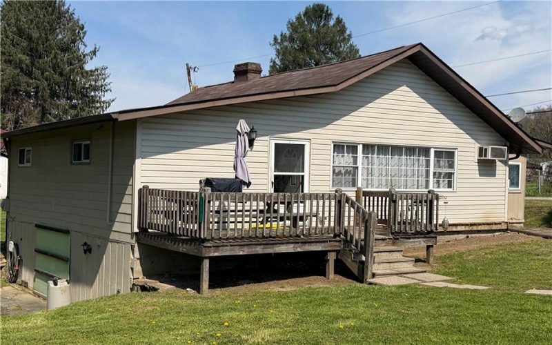 112 Schoolhouse Rd, Grindstone, 15442, 2 Bedrooms Bedrooms, ,1.1 BathroomsBathrooms,Residential,For Sale,Schoolhouse Rd,1748126
