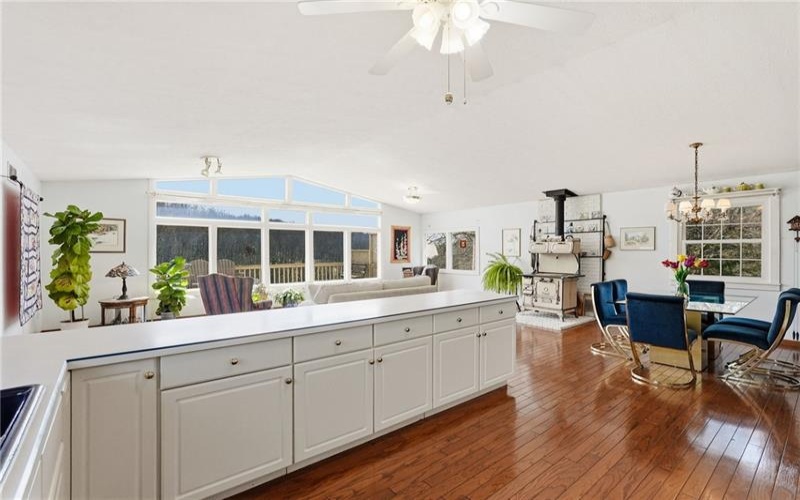 20 Walker Rd, Burgettstown, 15021, 3 Bedrooms Bedrooms, 10 Rooms Rooms,3 BathroomsBathrooms,Residential,For Sale,Walker Rd,1748132