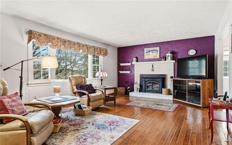 20 Walker Rd, Burgettstown, 15021, 3 Bedrooms Bedrooms, 10 Rooms Rooms,3 BathroomsBathrooms,Residential,For Sale,Walker Rd,1748132