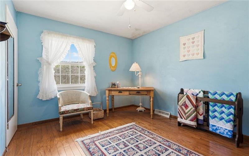 20 Walker Rd, Burgettstown, 15021, 3 Bedrooms Bedrooms, 10 Rooms Rooms,3 BathroomsBathrooms,Residential,For Sale,Walker Rd,1748132