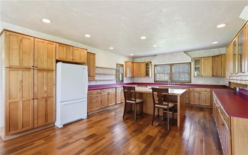 20 Walker Rd, Burgettstown, 15021, 3 Bedrooms Bedrooms, 10 Rooms Rooms,3 BathroomsBathrooms,Residential,For Sale,Walker Rd,1748132