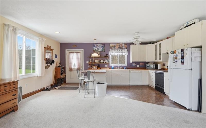 20 Walker Rd, Burgettstown, 15021, 3 Bedrooms Bedrooms, 10 Rooms Rooms,3 BathroomsBathrooms,Residential,For Sale,Walker Rd,1748132