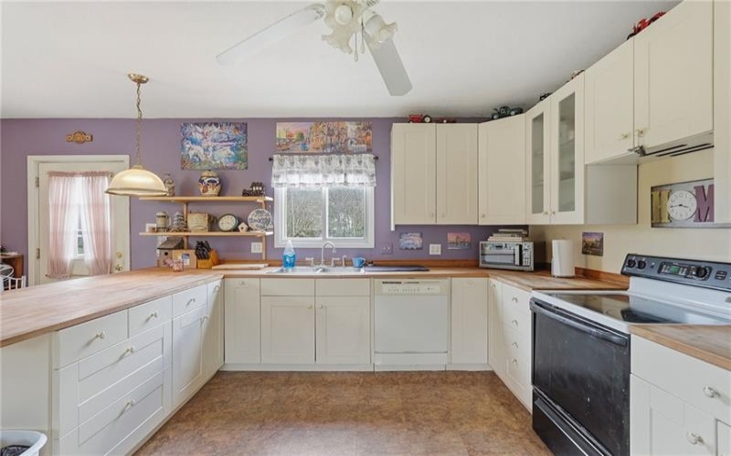 20 Walker Rd, Burgettstown, 15021, 3 Bedrooms Bedrooms, 10 Rooms Rooms,3 BathroomsBathrooms,Residential,For Sale,Walker Rd,1748132