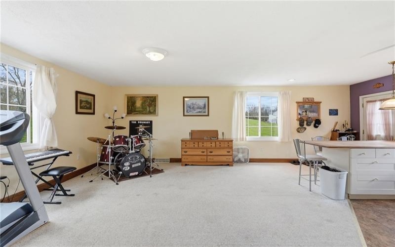 20 Walker Rd, Burgettstown, 15021, 3 Bedrooms Bedrooms, 10 Rooms Rooms,3 BathroomsBathrooms,Residential,For Sale,Walker Rd,1748132