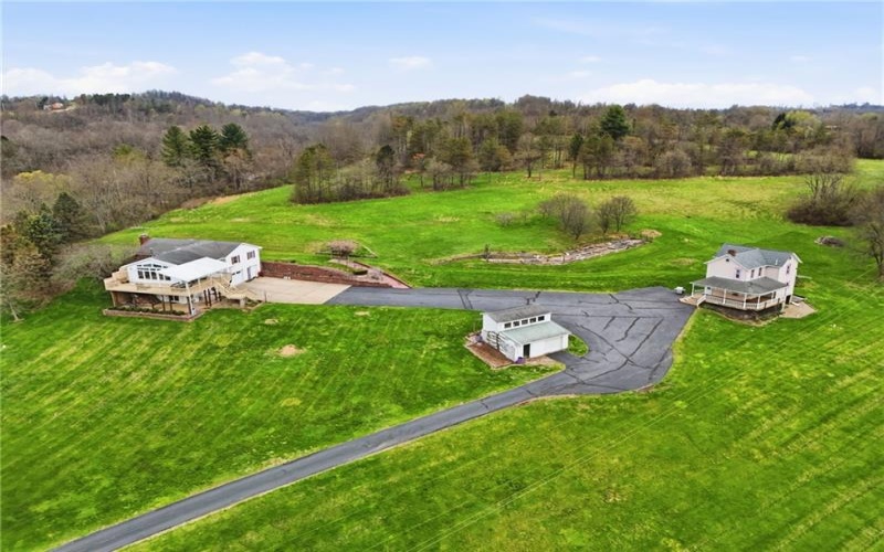 20 Walker Rd, Burgettstown, 15021, 3 Bedrooms Bedrooms, 10 Rooms Rooms,3 BathroomsBathrooms,Residential,For Sale,Walker Rd,1748132