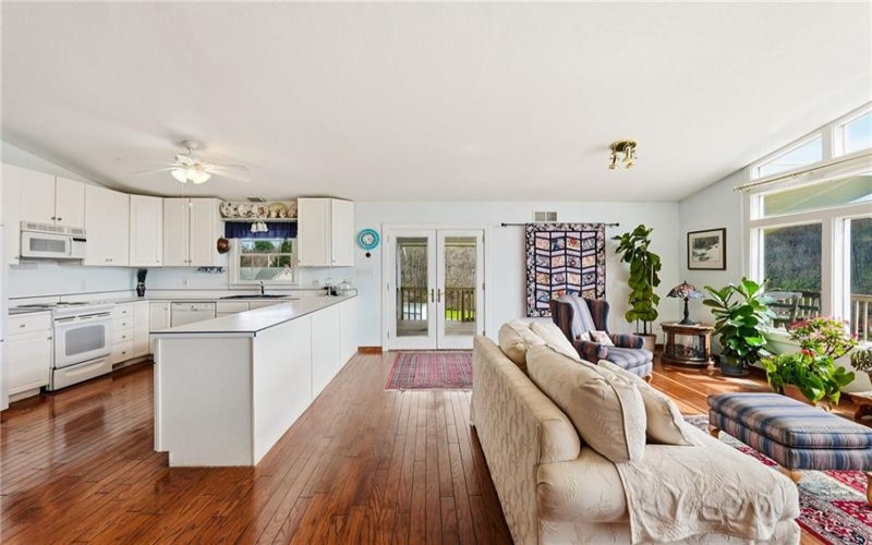 20 Walker Rd, Burgettstown, 15021, 3 Bedrooms Bedrooms, 10 Rooms Rooms,3 BathroomsBathrooms,Residential,For Sale,Walker Rd,1748132
