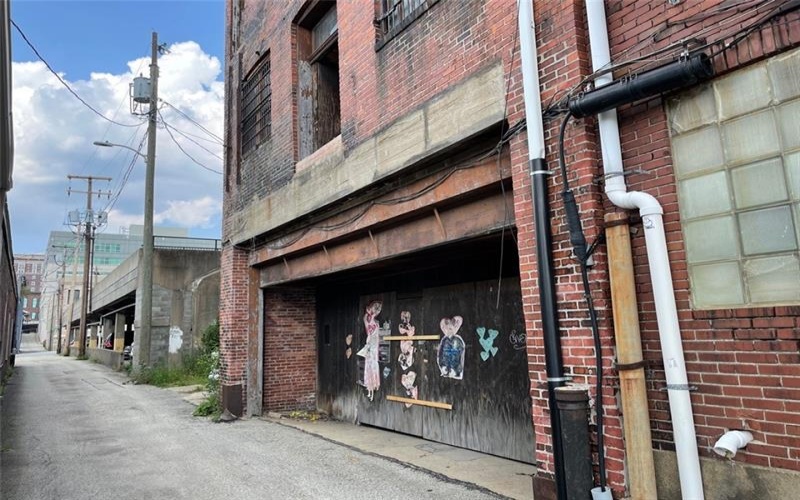 128-130 Pennsylvania Rd, Greensburg, 15601, ,Commercial-industrial-business,For Sale,Pennsylvania Rd,1748135