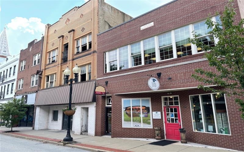 128-130 Pennsylvania Rd, Greensburg, 15601, ,Commercial-industrial-business,For Sale,Pennsylvania Rd,1748135
