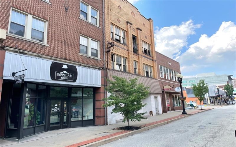 128-130 Pennsylvania Rd, Greensburg, 15601, ,Commercial-industrial-business,For Sale,Pennsylvania Rd,1748135