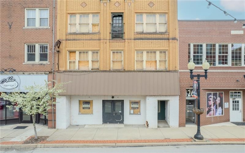 128-130 Pennsylvania Rd, Greensburg, 15601, ,Commercial-industrial-business,For Sale,Pennsylvania Rd,1748135