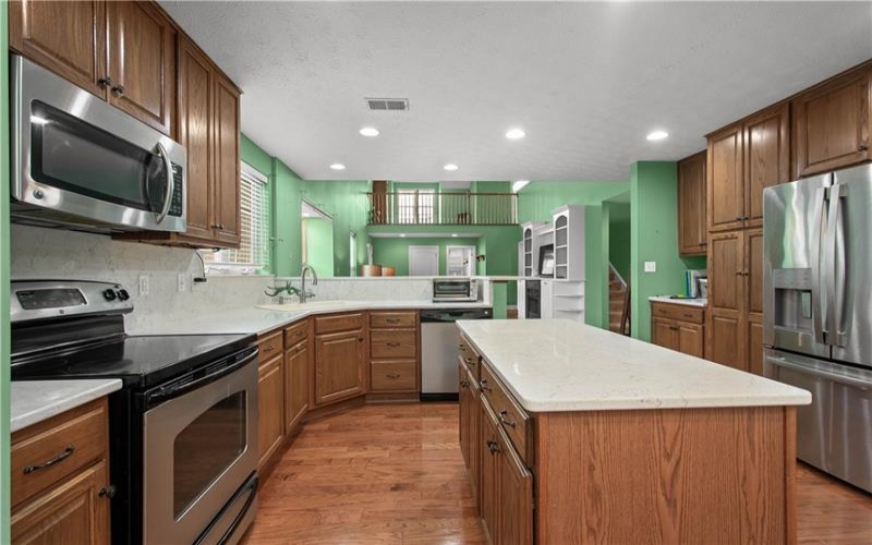 3012 Laura Ln, Lawrence, 15055, 3 Bedrooms Bedrooms, 10 Rooms Rooms,2.1 BathroomsBathrooms,Residential,For Sale,Laura Ln,1748205