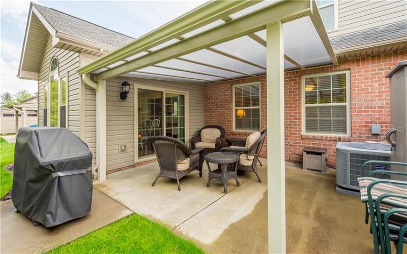 3012 Laura Ln, Lawrence, 15055, 3 Bedrooms Bedrooms, 10 Rooms Rooms,2.1 BathroomsBathrooms,Residential,For Sale,Laura Ln,1748205