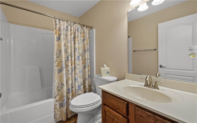 3012 Laura Ln, Lawrence, 15055, 3 Bedrooms Bedrooms, 10 Rooms Rooms,2.1 BathroomsBathrooms,Residential,For Sale,Laura Ln,1748205