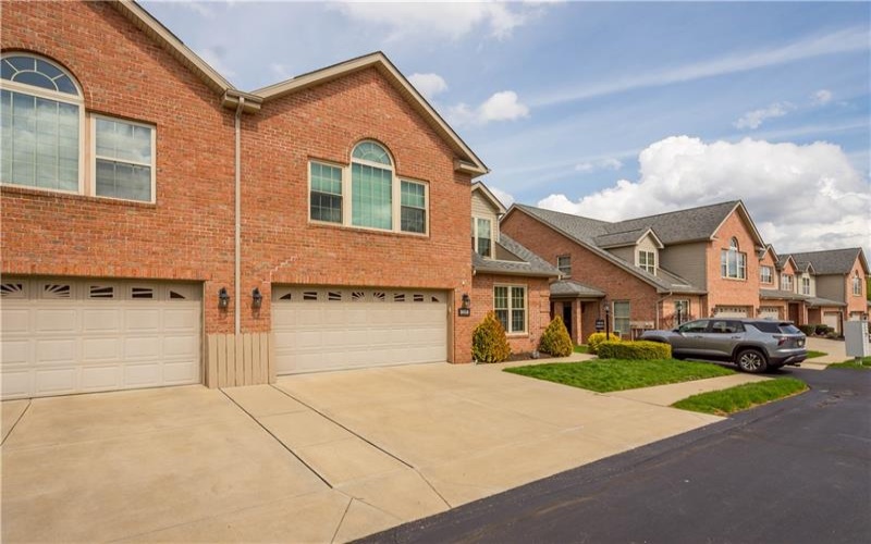 3012 Laura Ln, Lawrence, 15055, 3 Bedrooms Bedrooms, 10 Rooms Rooms,2.1 BathroomsBathrooms,Residential,For Sale,Laura Ln,1748205