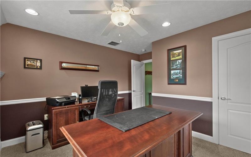 3012 Laura Ln, Lawrence, 15055, 3 Bedrooms Bedrooms, 10 Rooms Rooms,2.1 BathroomsBathrooms,Residential,For Sale,Laura Ln,1748205