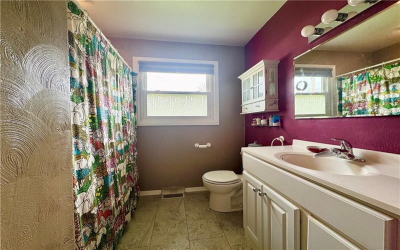 132 School St, Laughlintown, 15655, 3 Bedrooms Bedrooms, 7 Rooms Rooms,1 BathroomBathrooms,Residential,For Sale,School St,1748251