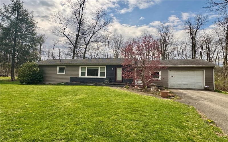 132 School St, Laughlintown, 15655, 3 Bedrooms Bedrooms, 7 Rooms Rooms,1 BathroomBathrooms,Residential,For Sale,School St,1748251