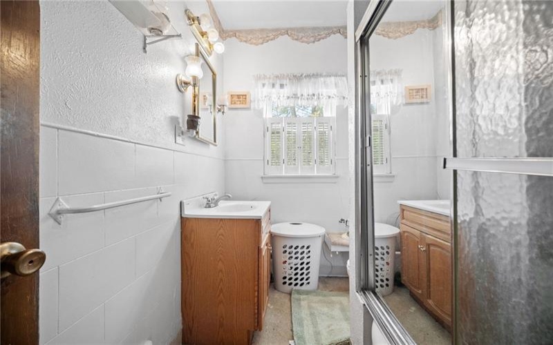 226 Elm St, Canonsburg, 15317, 3 Bedrooms Bedrooms, 7 Rooms Rooms,1.1 BathroomsBathrooms,Residential,For Sale,Elm St,1749974