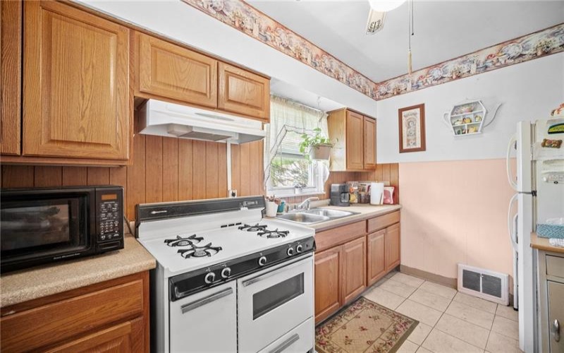 226 Elm St, Canonsburg, 15317, 3 Bedrooms Bedrooms, 7 Rooms Rooms,1.1 BathroomsBathrooms,Residential,For Sale,Elm St,1749974