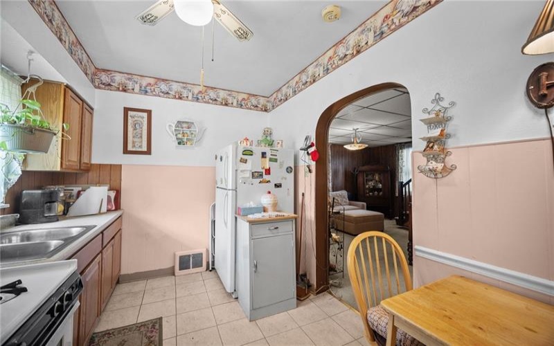 226 Elm St, Canonsburg, 15317, 3 Bedrooms Bedrooms, 7 Rooms Rooms,1.1 BathroomsBathrooms,Residential,For Sale,Elm St,1749974