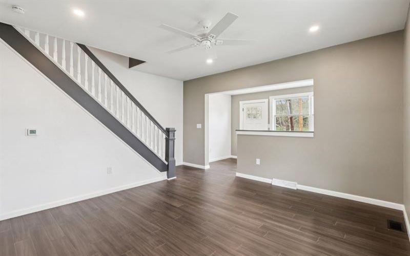 613 Oak Street, Vandergrift, 15690, 2 Bedrooms Bedrooms, ,1.1 BathroomsBathrooms,Residential,For Sale,Oak Street,1749982